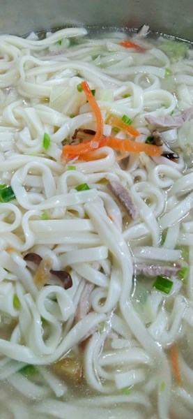 早點肉絲鮮湯麵