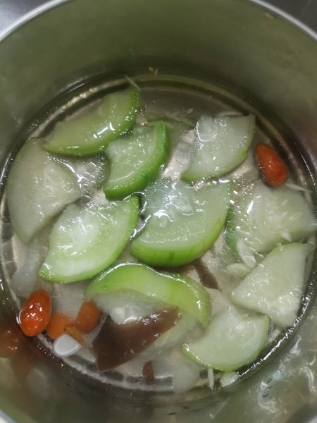 甘杞絲瓜湯