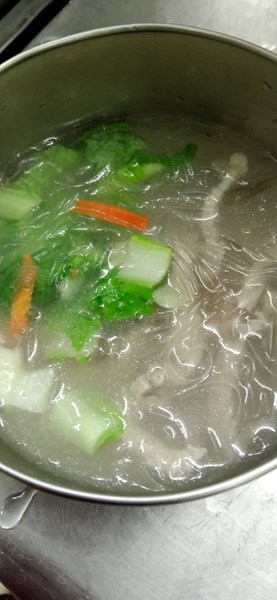 早點蔬菜肉絲冬粉湯