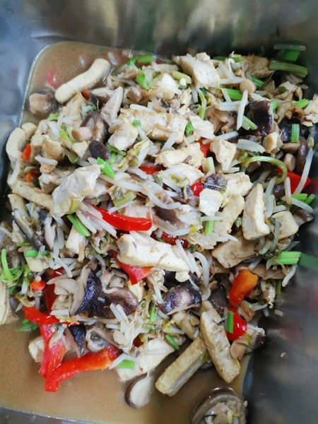 銀芽炒豆干