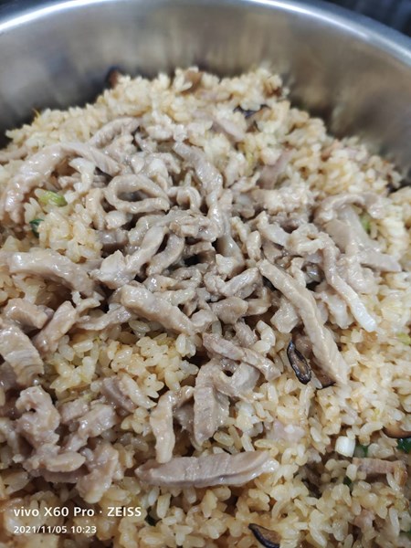 香菇肉絲高麗菜燜飯