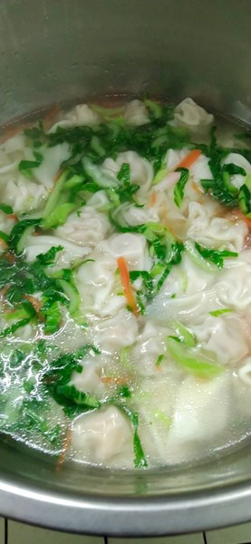 早點青菜雲吞湯