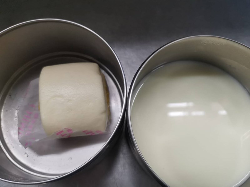 午點銀絲卷+牛奶