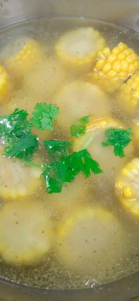 玉米穗大骨湯