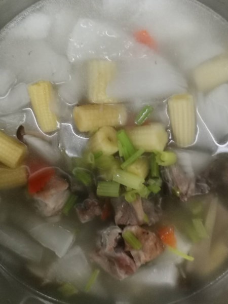 綜合蔬菜排骨湯