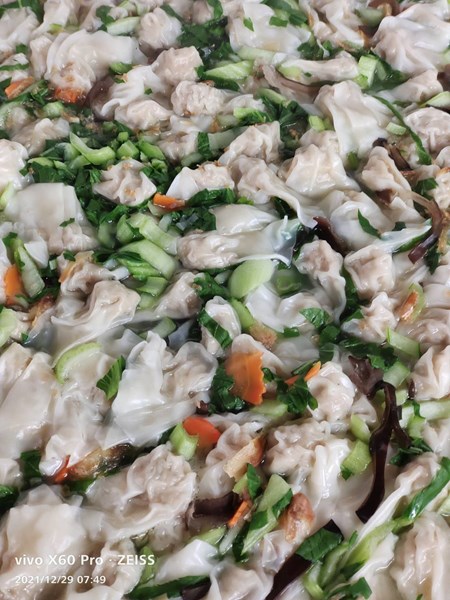 早點蔬菜餛飩湯