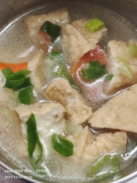 芹菜油腐湯