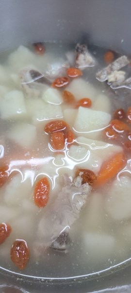 午餐-山藥排骨湯