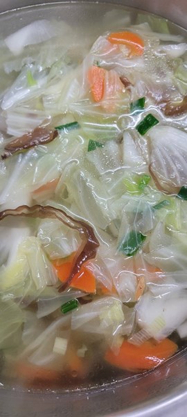 午餐-高麗菜什錦湯