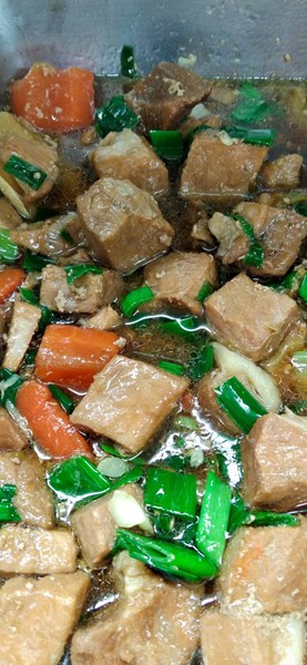 午餐-青蒜控肉