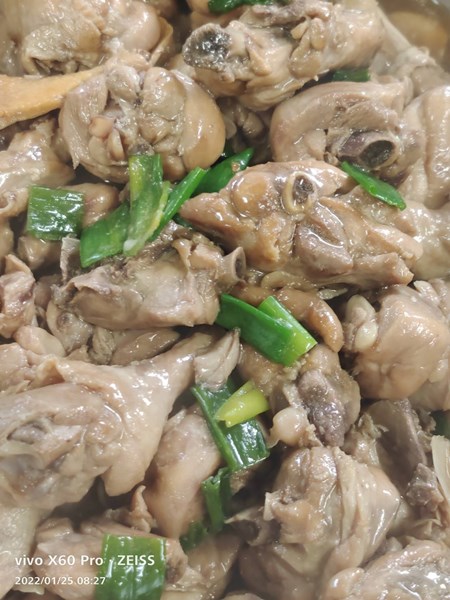 午餐-滷雞腿肉