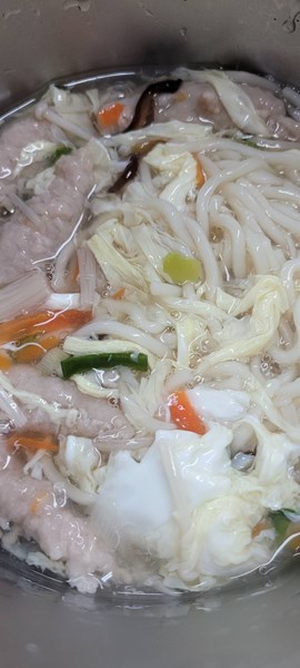 午餐-香菇肉羹麵