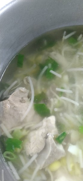 午餐-黃芽排骨湯