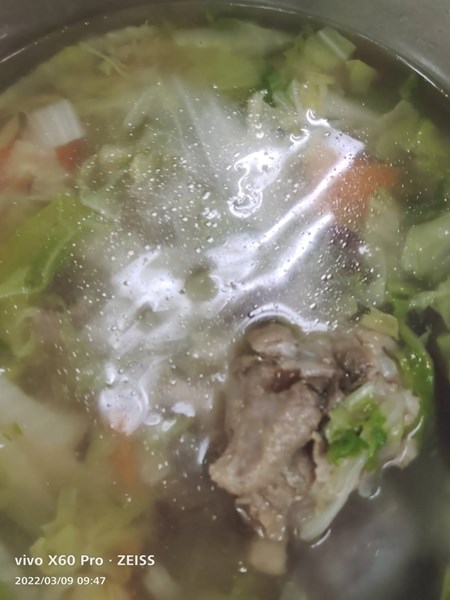 午餐-包白什錦湯