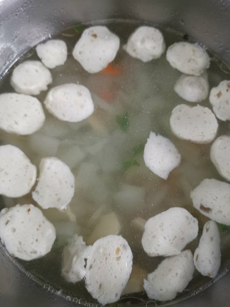 午餐--蘿蔔魚丸湯