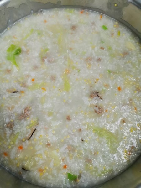 早點--小米肉末粥