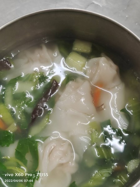早點--蔬菜餛飩湯