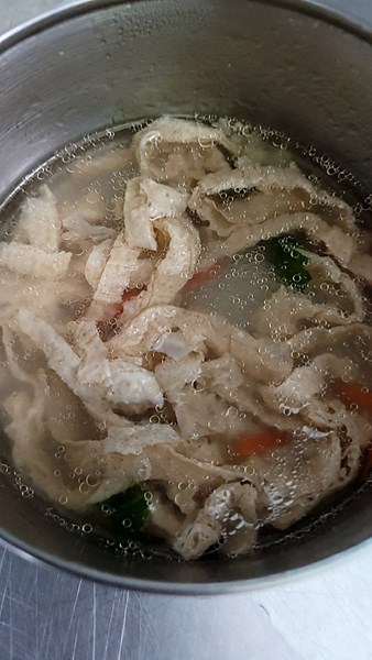 午餐--芹香腐皮湯