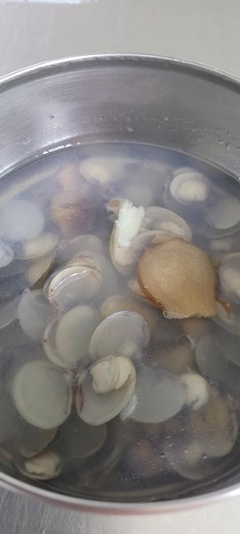 午餐--黃金蜆湯
