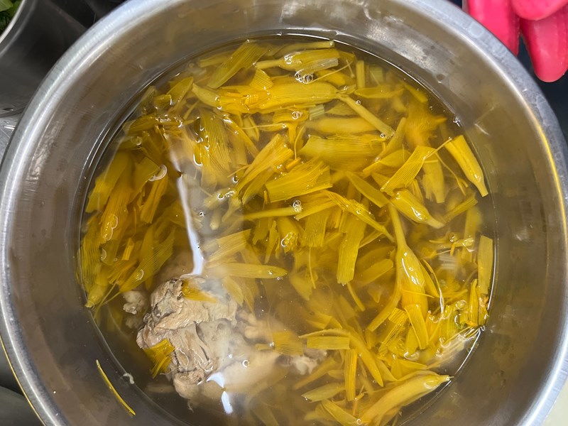 午餐--金針湯