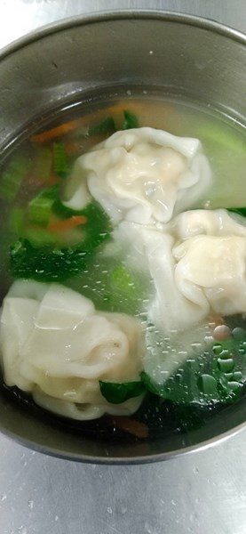 早點--青菜雲吞湯