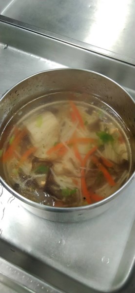 午餐--金菇什錦湯