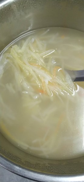 午餐--青木瓜雞骨湯