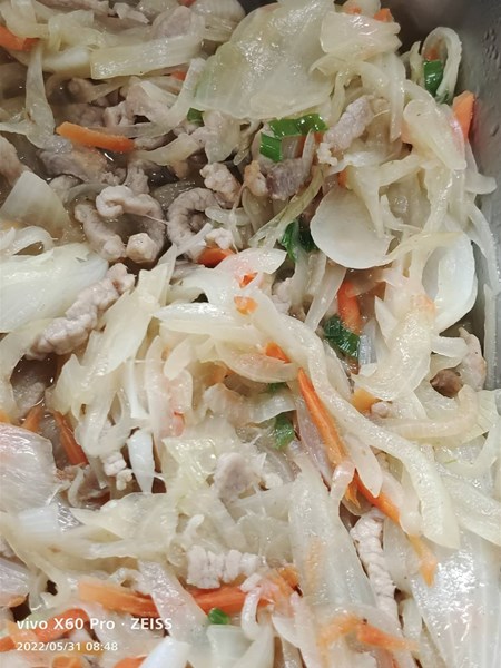 午餐--洋蔥燴肉絲