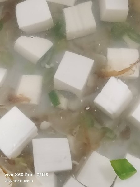 午餐--柴魚豆腐湯