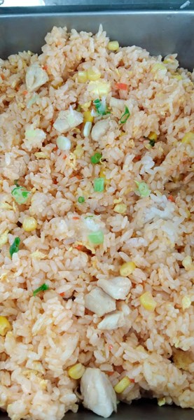午餐--玉米雞丁蛋炒飯