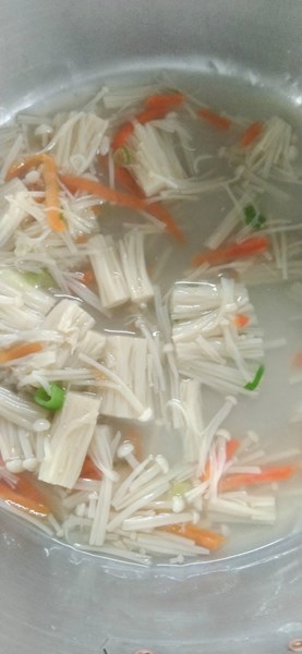 午餐--味噌金菇湯