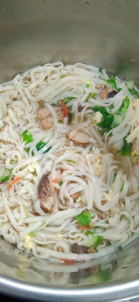 早點--鯖魚蔬菜麵