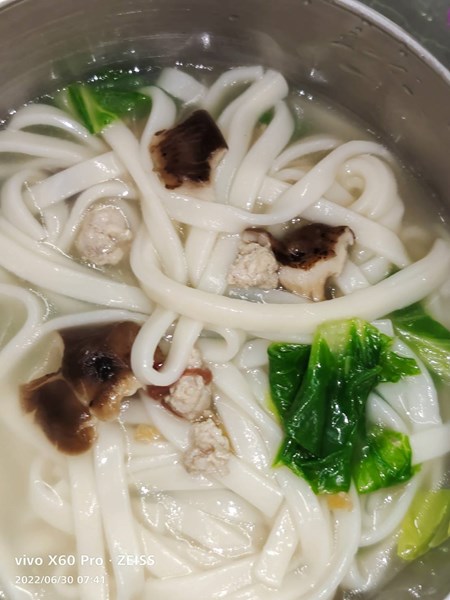 早點--香菇肉燥湯麵