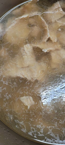 午餐--芹香腐皮湯