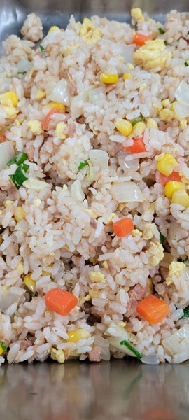 午餐--鮪魚玉米炒飯