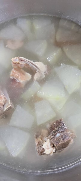 午餐--冬瓜排骨湯