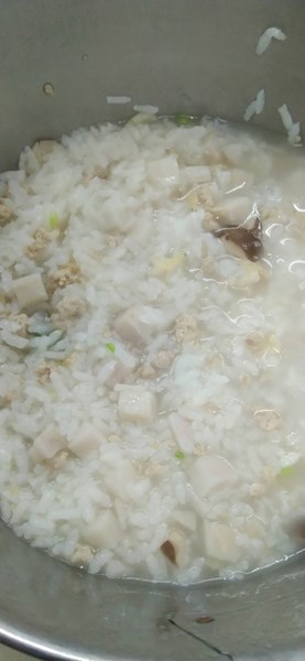 早點--芋頭鹹粥