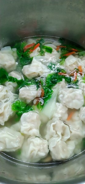 午點--鮮肉雲吞湯