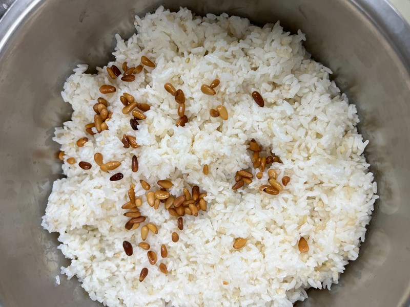 午餐--松子糙米飯