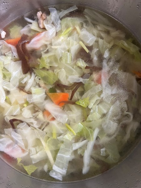 午餐--高麗菜什錦湯