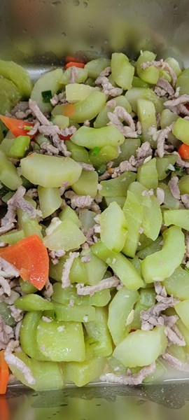 午餐--大瓜炒肉絲