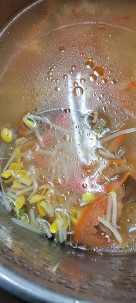 午餐--番茄黃芽湯