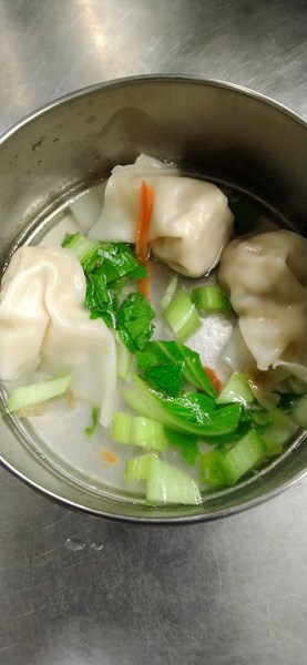 午點--鮮肉雲吞湯