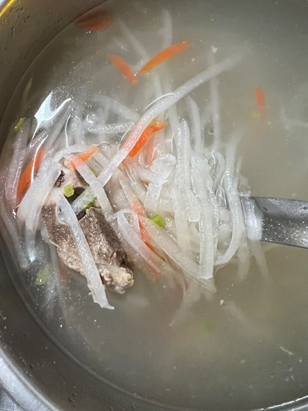 午餐--豆薯排骨湯