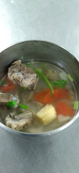 午餐--玉筍排骨湯
