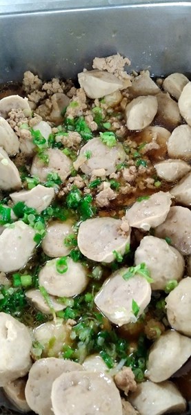 午餐--絞肉滷貢丸