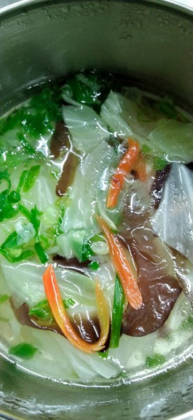 午餐--蔬菜大骨湯
