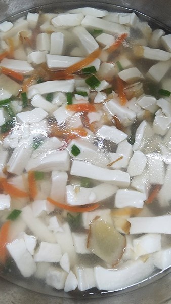 午餐--柴魚嫩腐湯