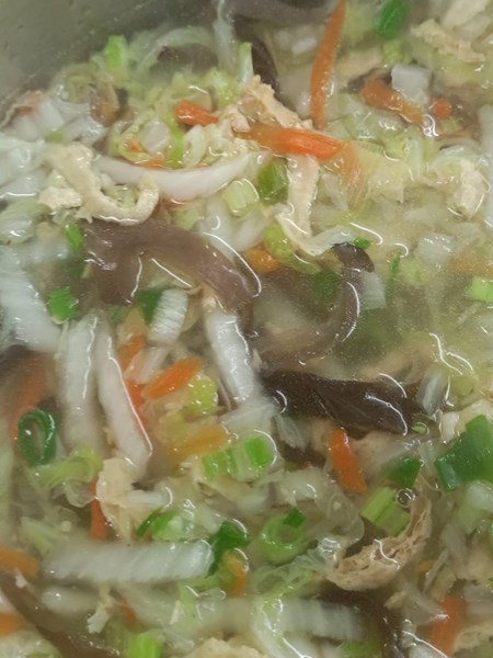 午餐--包白什錦湯