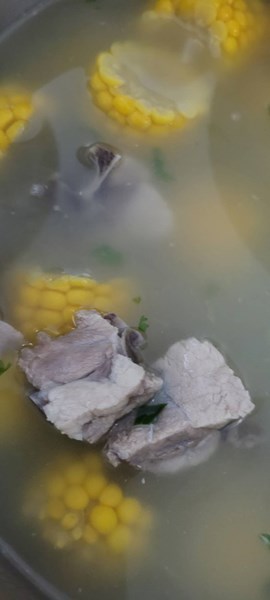 午餐--玉米排骨湯